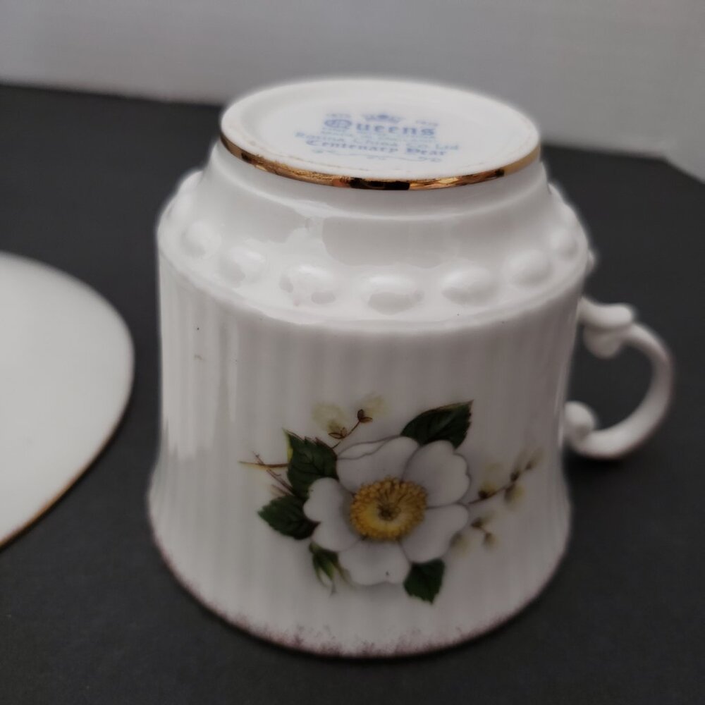 VTG 1975 Queen's Fine Bone China Floral Tea Cup & Saucer By Rosina China - Picture 3 of 10